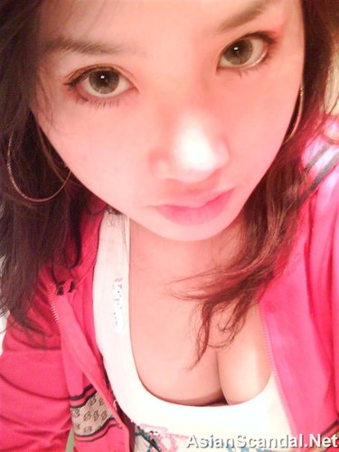 Super Cute &amp; Young Chinese girl’s amateur porn photos