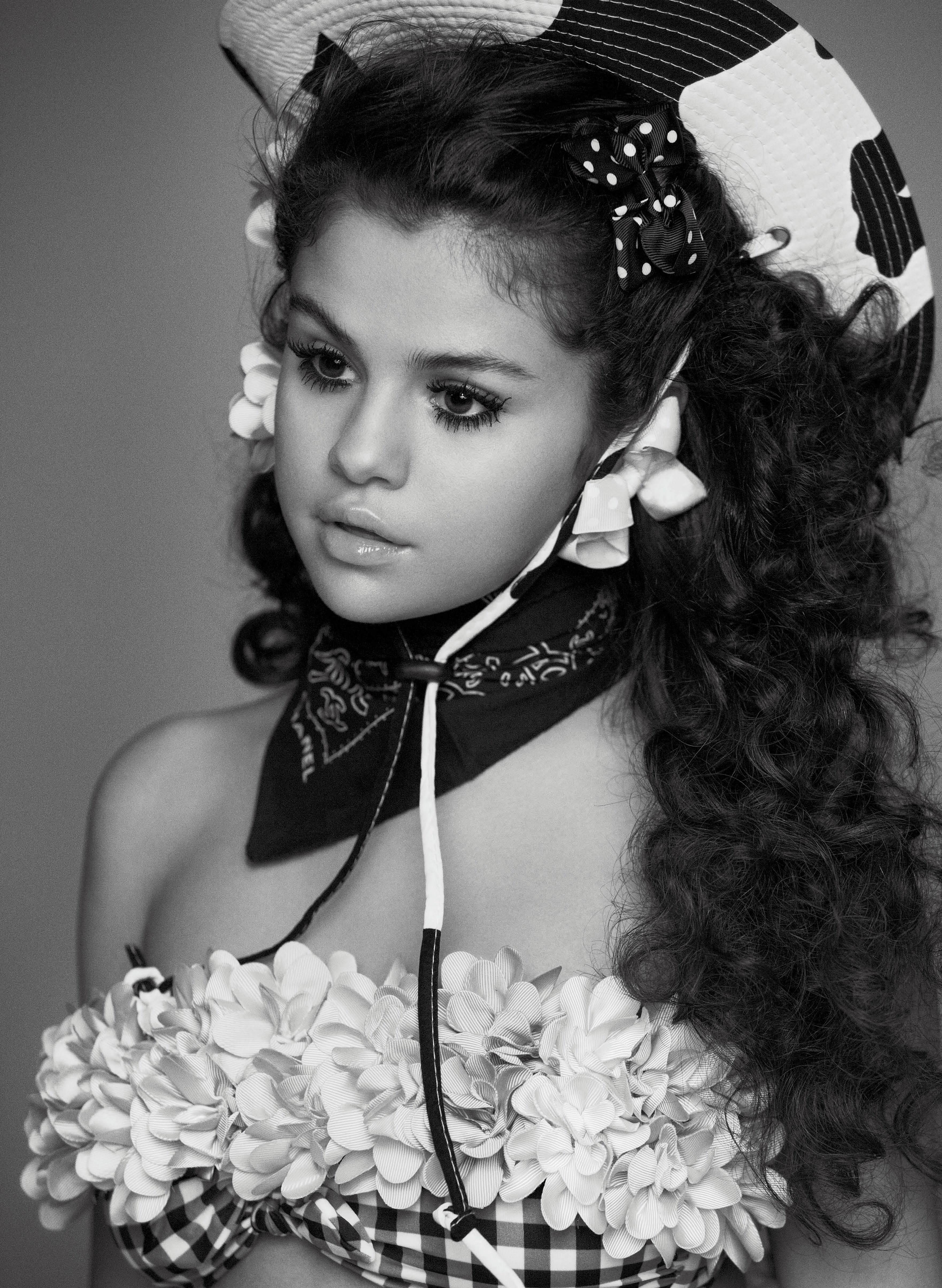 Selena_Gomez_nude_topless_V_Magazine_V94_2015_Spring_issue_4x_UHQ_7.jpg