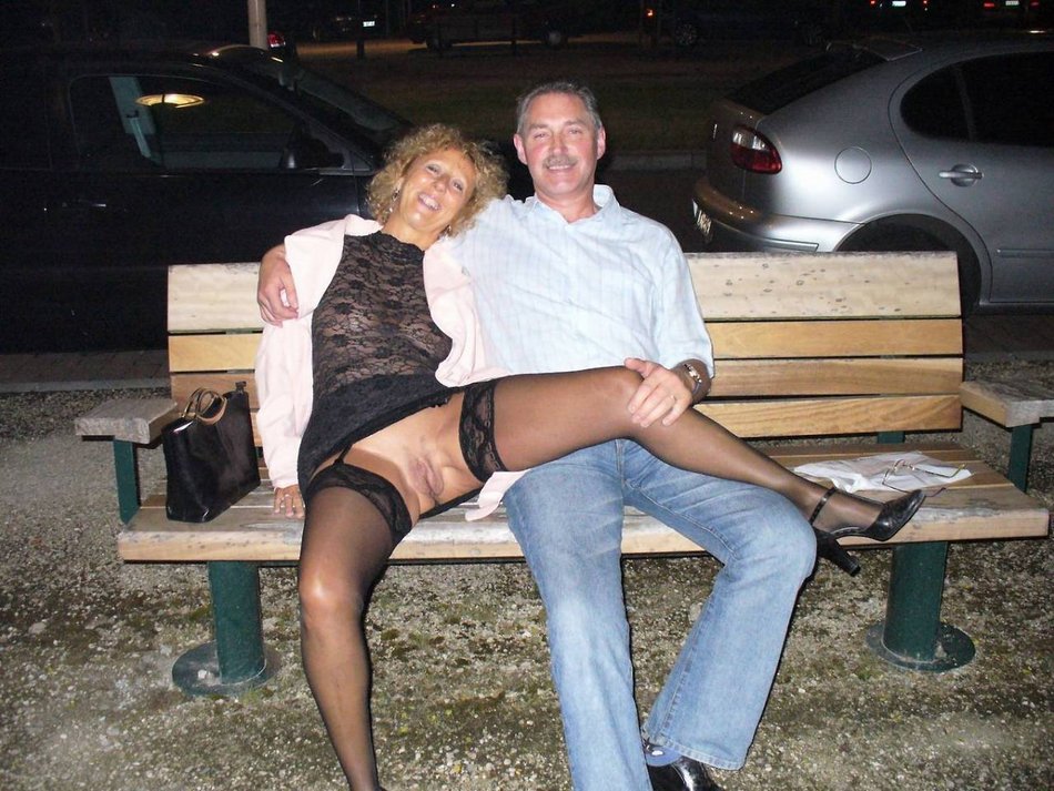 140410-mature-wife-flashes-pussy-in-public.jpg.