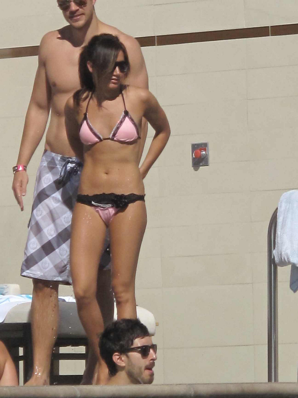 Ashley_Tisdale-Bikini-Cameltoe-at_Wet_Republic-Las_Vegas-Oct_3_2010_3.jpg