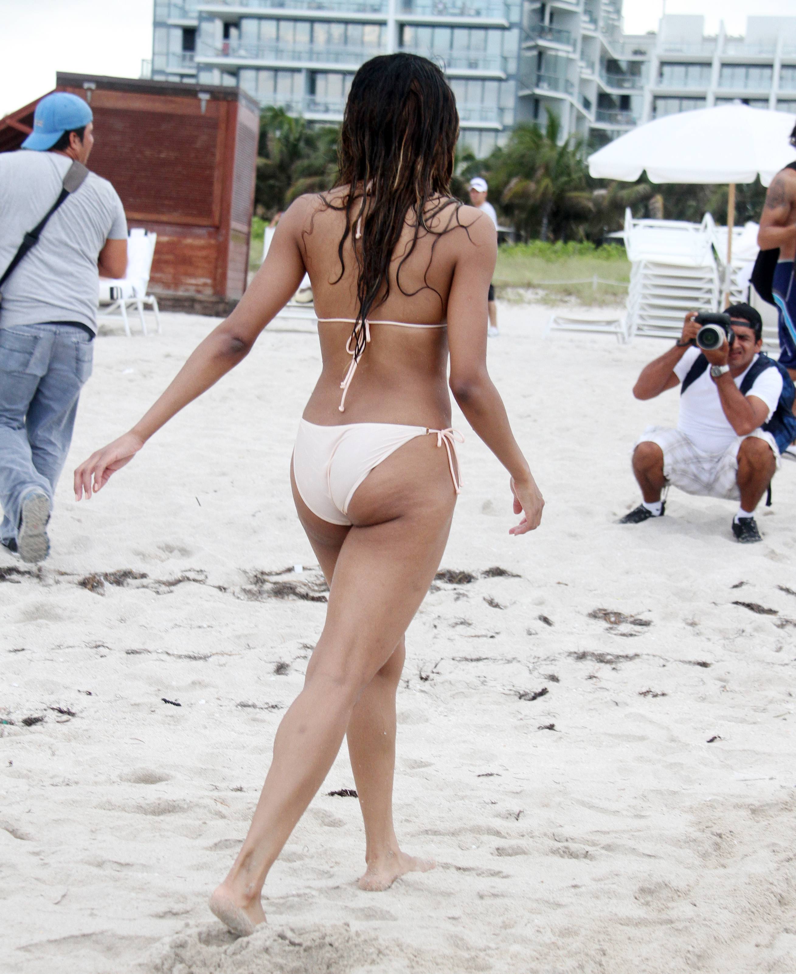 UploadedByKurupt_Ciara_Bikini_on_Miami_Beach_July18_2011_21.jpg