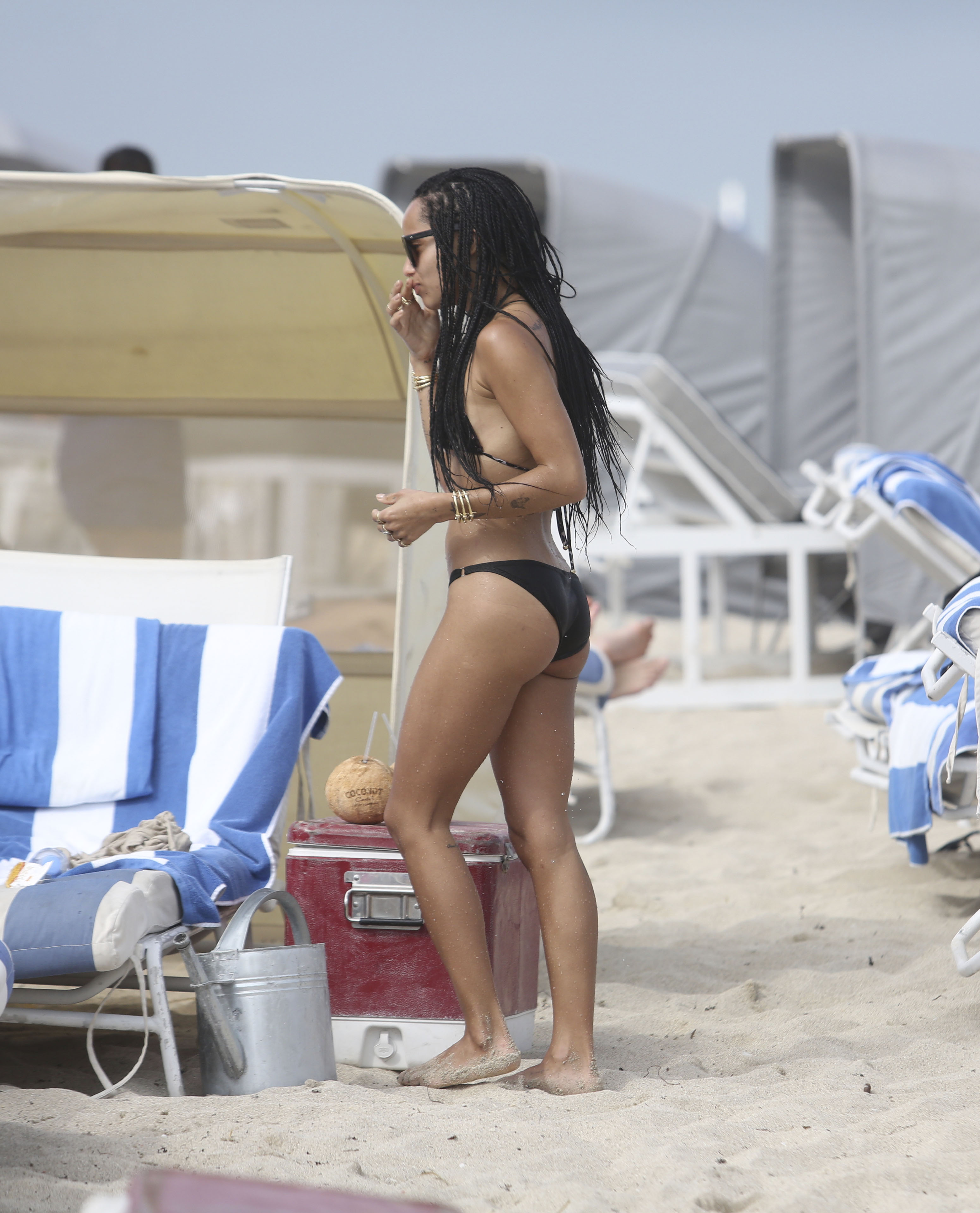 Zoe_Kravitz_Bikini_Candids_on_the_Beach_in_Miami_March_7_2015_43.jpg