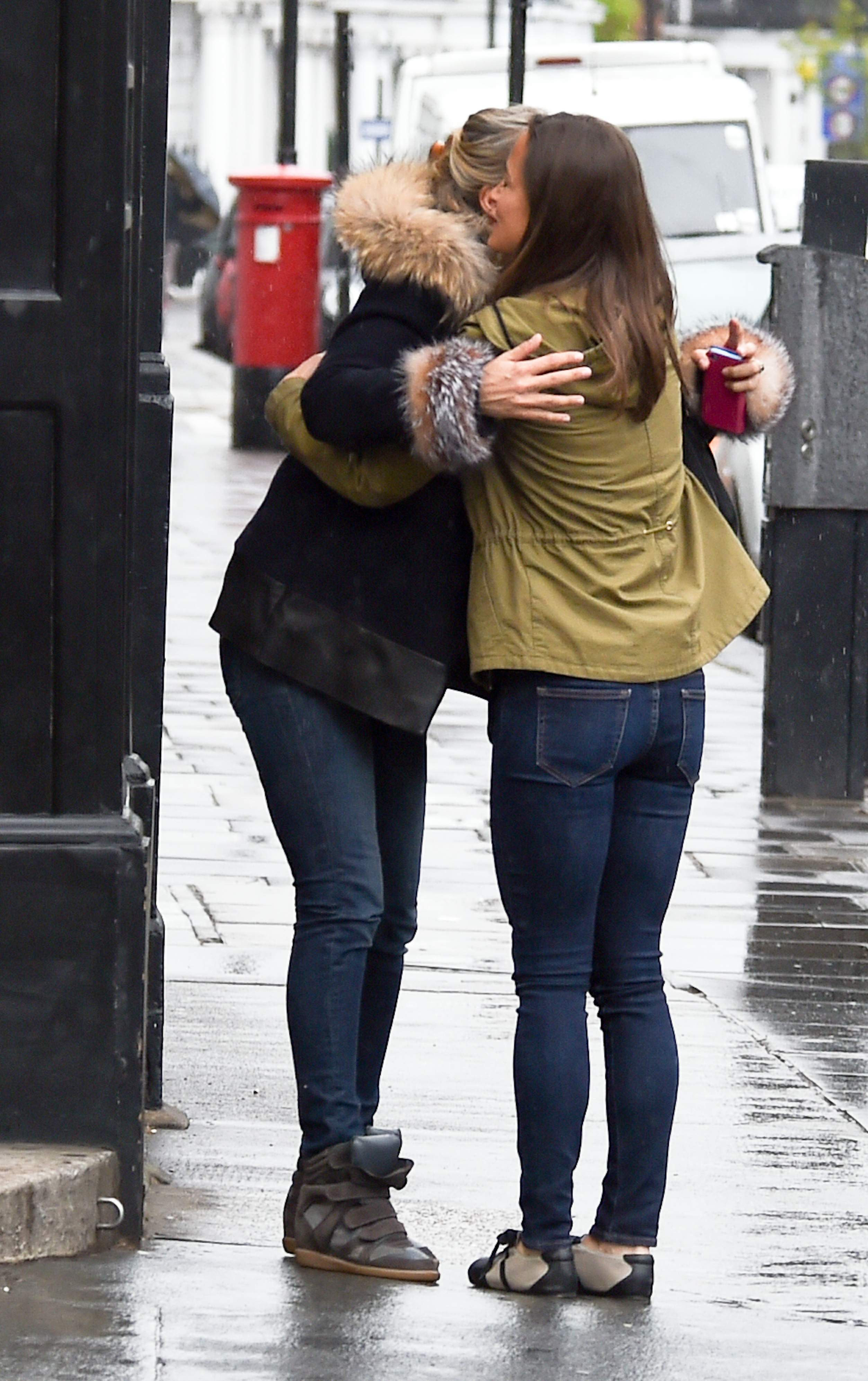 Pippa Middleton - Out and about in London April 29-2015 019.jpg