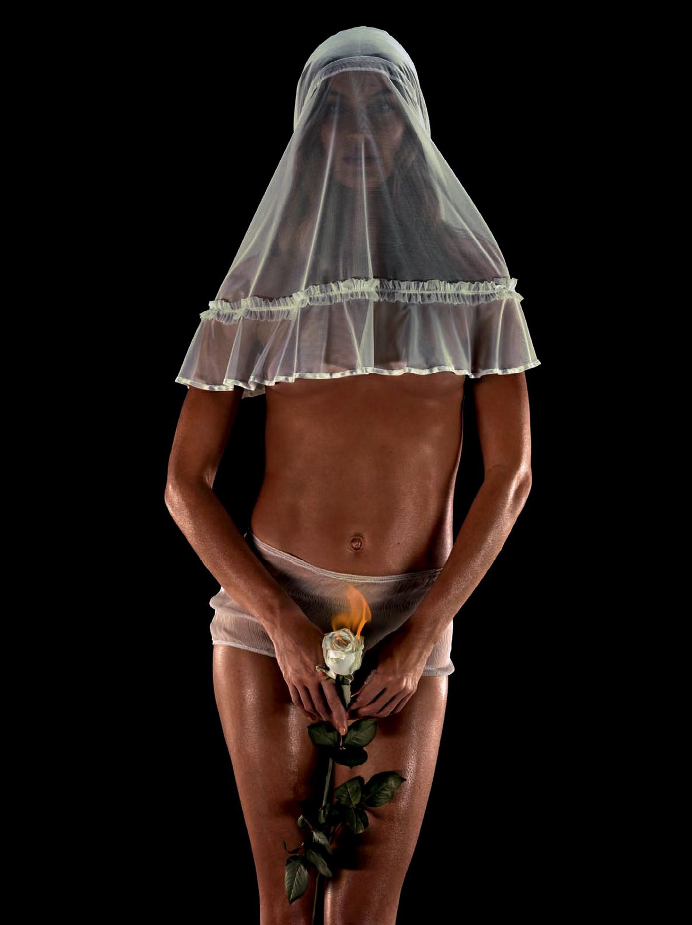 Gisele Bundchen topless for Vogue Brazil 2015 May 34x HQ 12.jpg