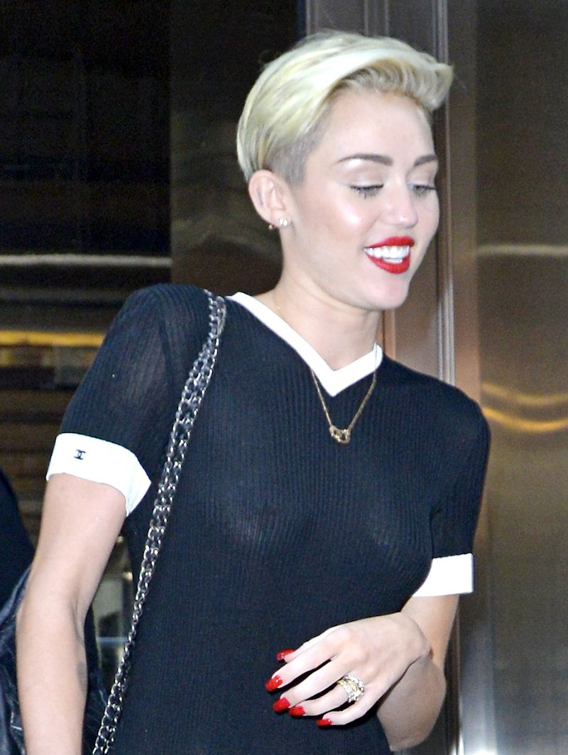 Miley_Cyrus_-_leaving_the_Good_Morning_America_Studios_-_July_15__2013_023.jpg