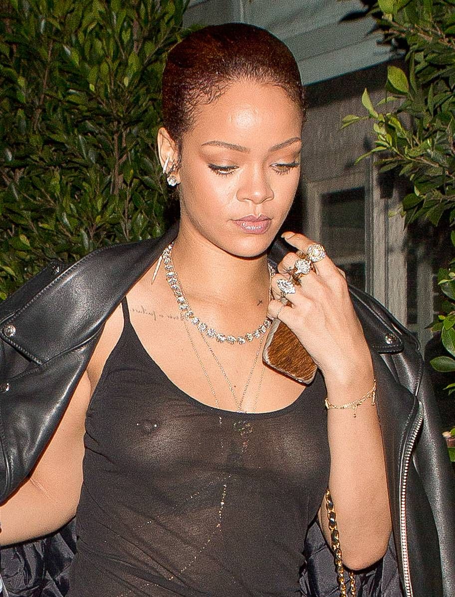 Rihanna-703.jpg