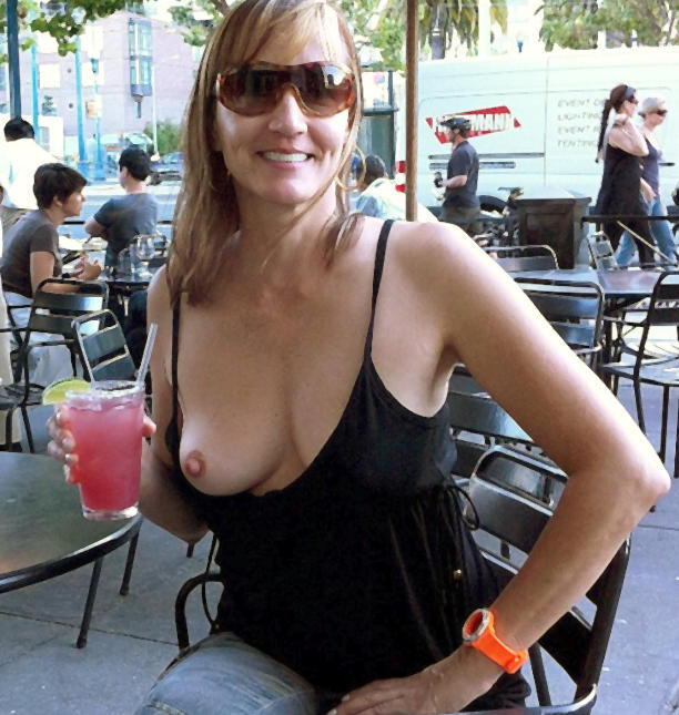 flashing tits in public (1).jpg