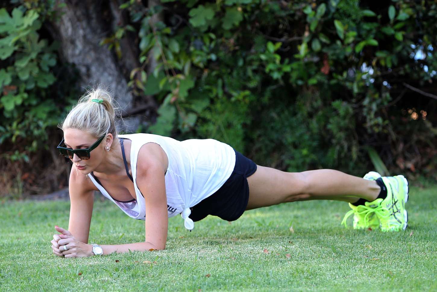 Stephanie-Pratt-in-Shorts-Working-out--19.jpg