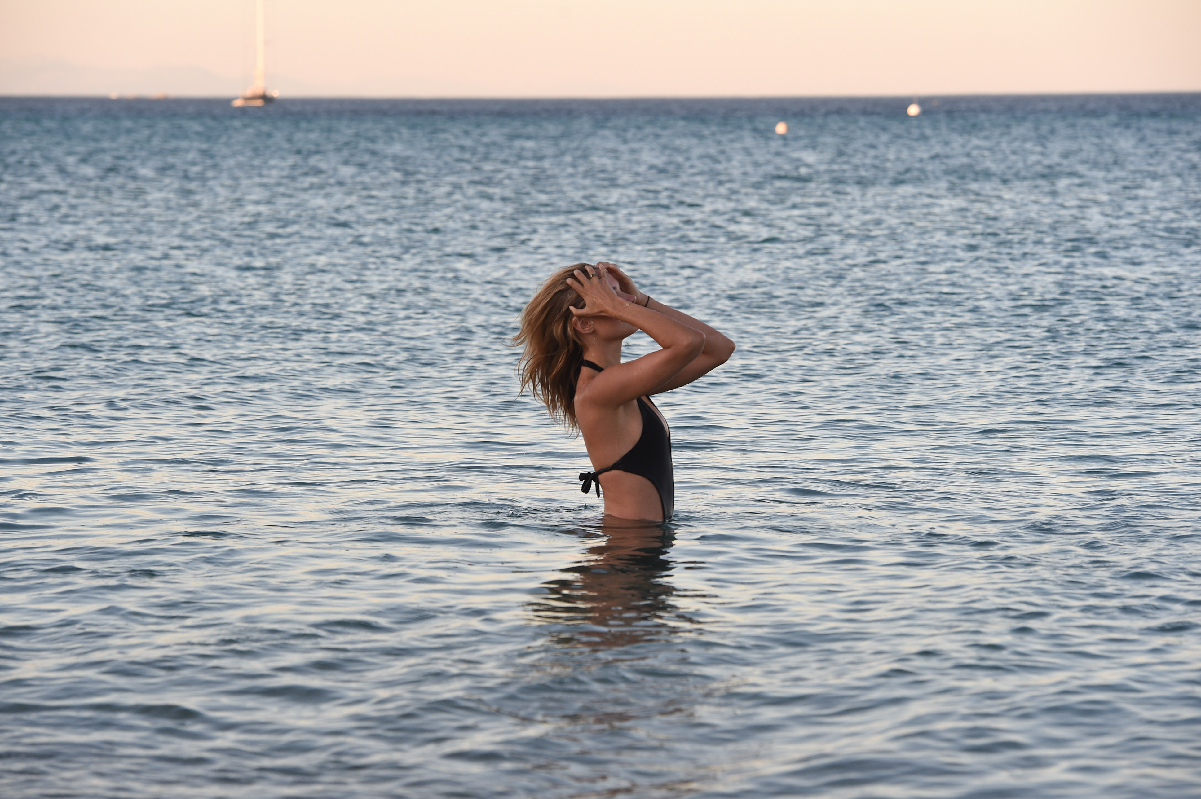 Kimberley Garner wearing sexy bikini on the beach in St Tropez 2015 August 41x HQ 33.jpg