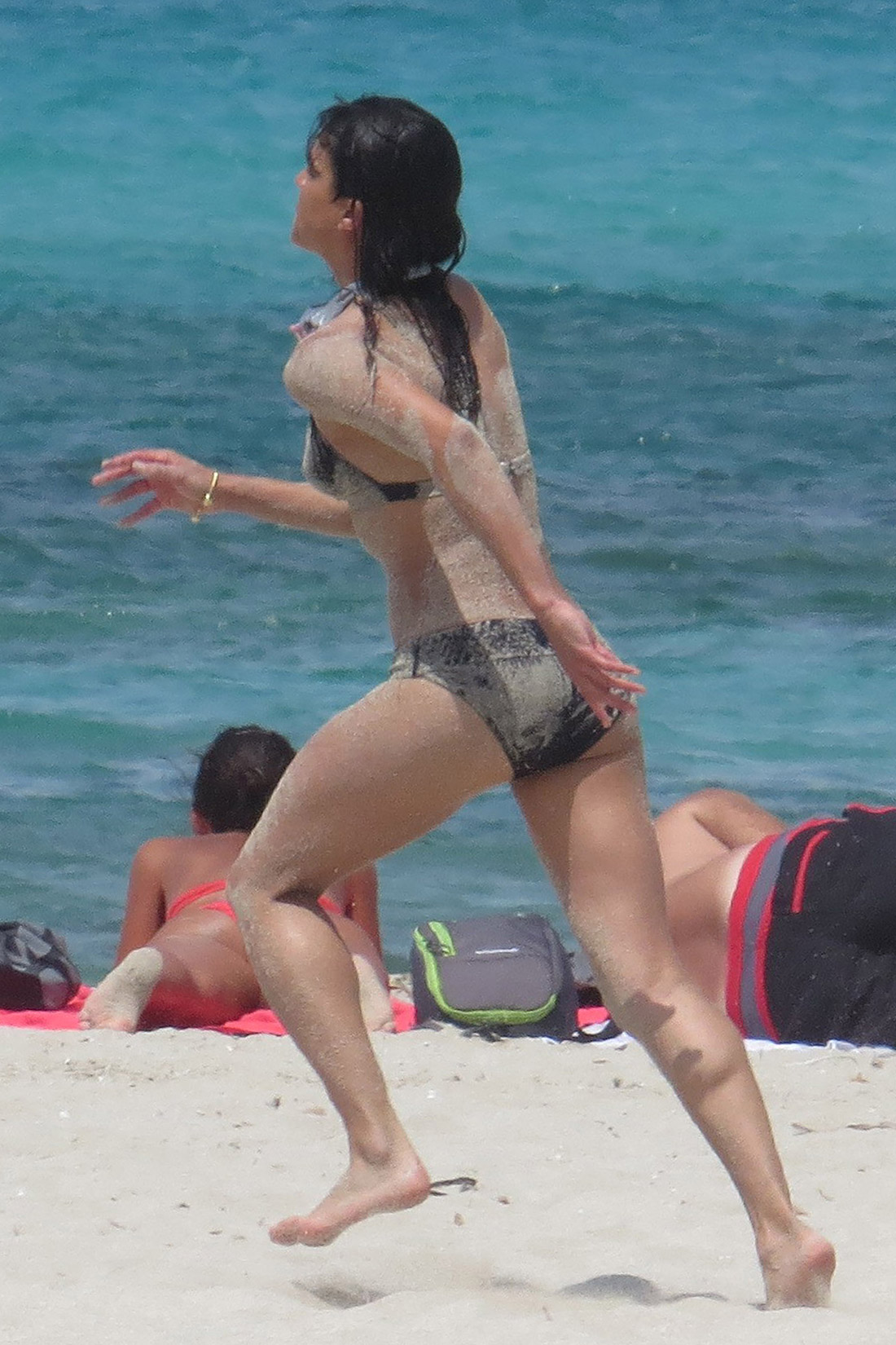 Michelle-Rodriguez-Bikini-Formentera_10.jpg