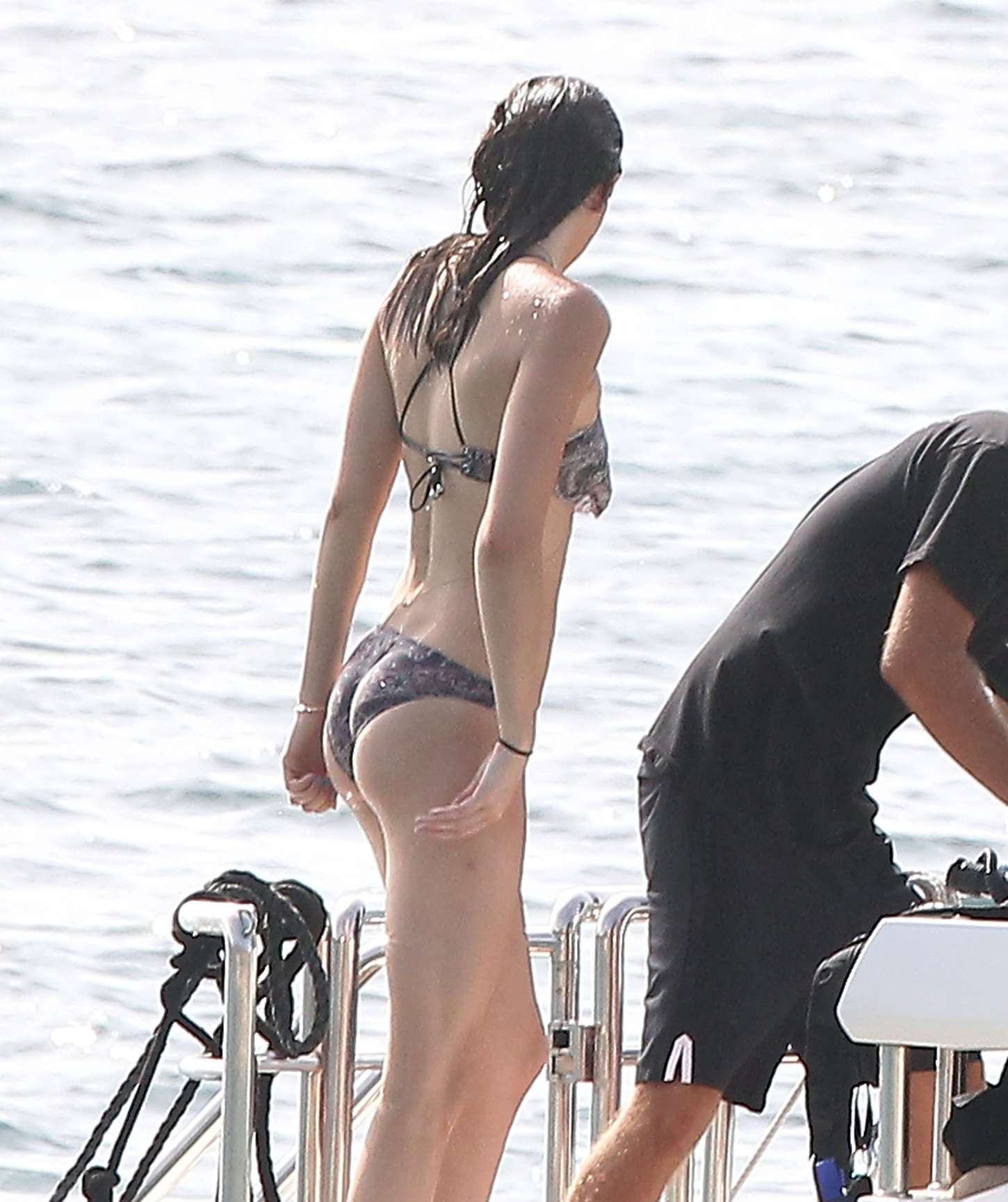 Kendall-Jenner-bikini-001.jpg