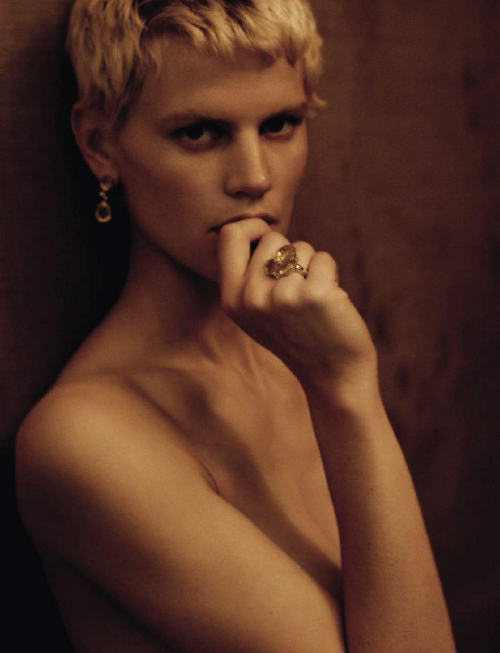 Saskia de Brauw nude for Vogue Italia 2015 September 12x HQ 12.jpg