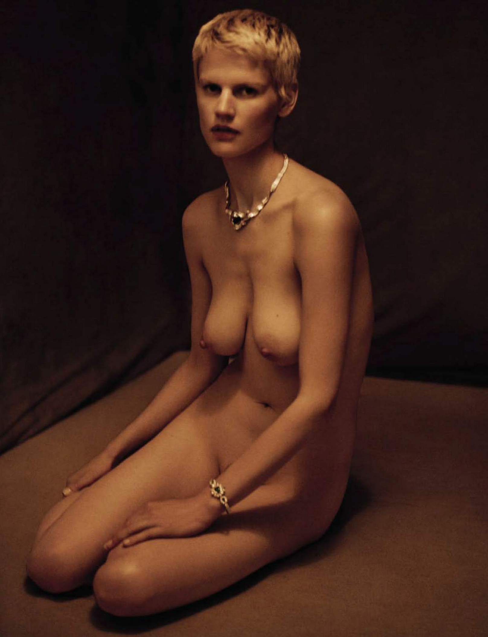 Saskia de Brauw nude for Vogue Italia 2015 September 12x HQ 7.jpg
