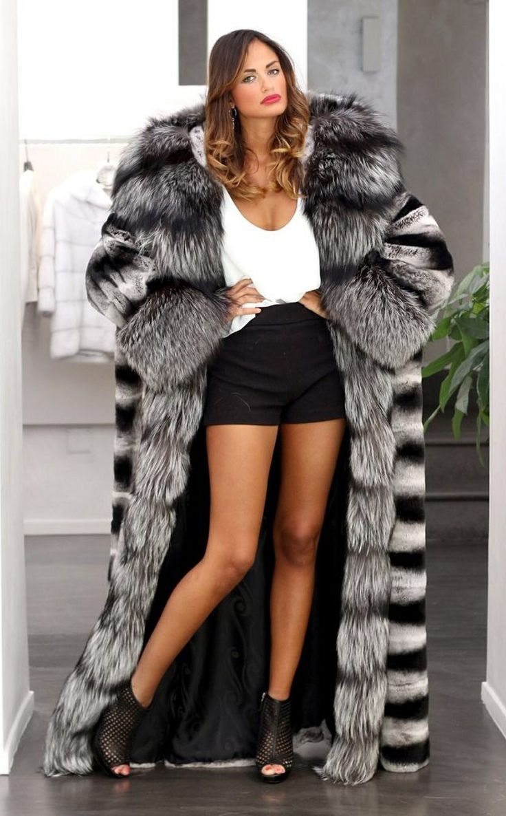 Fur x. Elsafur Silver Fox Coat. Fur Coat Silver Fox fur Coat. Мех Соболь Сильвер. Crystal Silver Fox fur Coat.