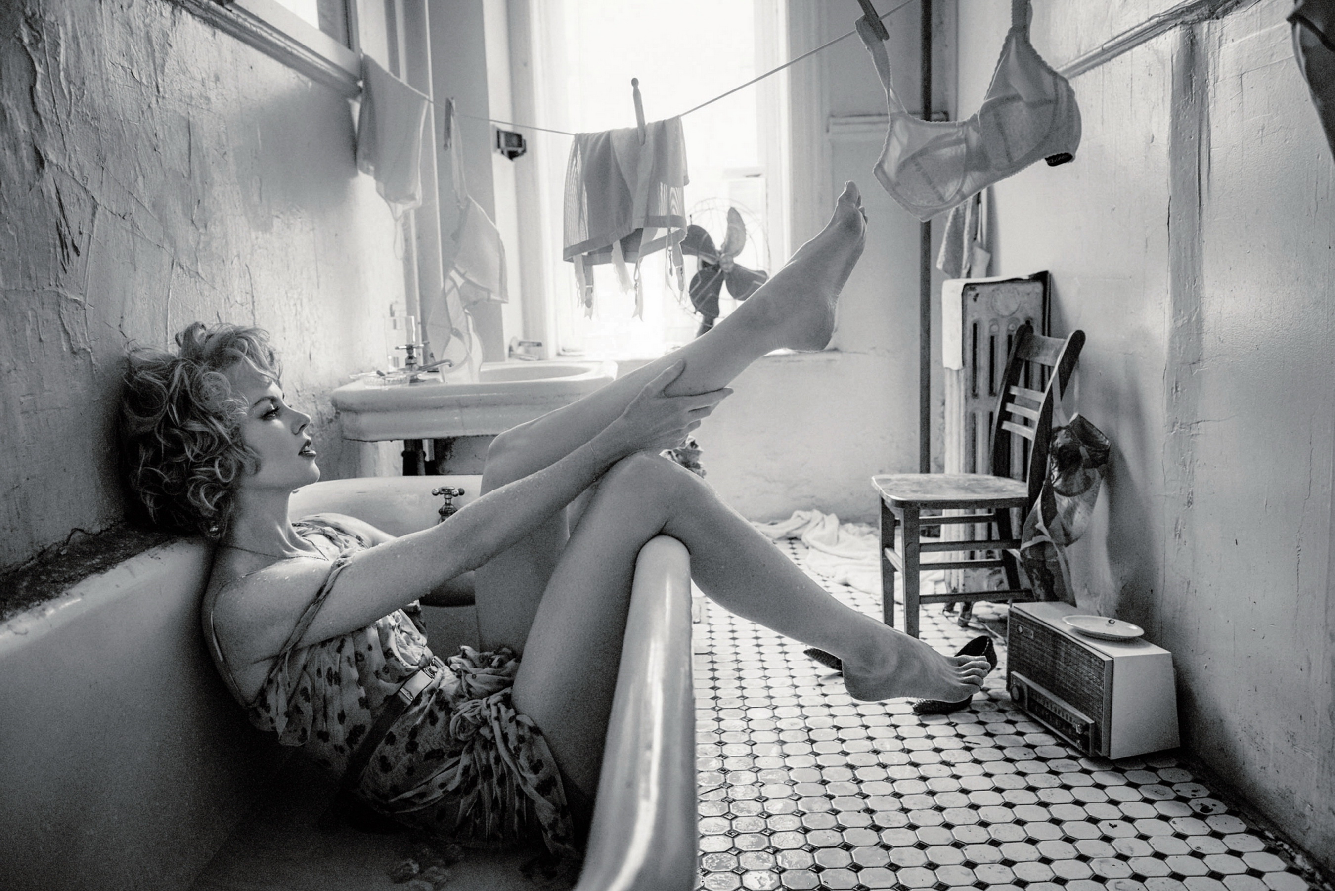 Nicole Kidman sexy photo shoot for Interview magazine 2015 October 7x HQ 5.jpg