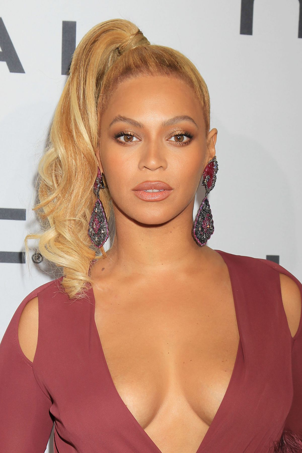 beyonce-at-tidal-x-1020-amplified-by-htc-in-brooklyn-10-20-2015_11.jpg