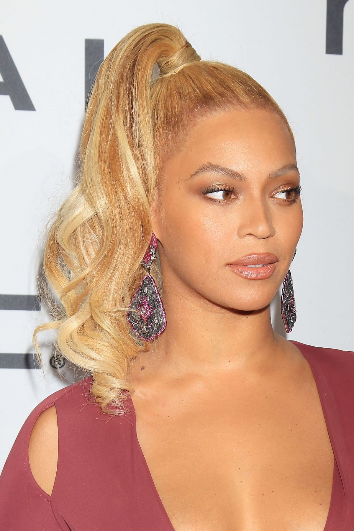 beyonce-at-tidal-x-1020-amplified-by-htc-in-brooklyn-10-20-2015_14.jpg