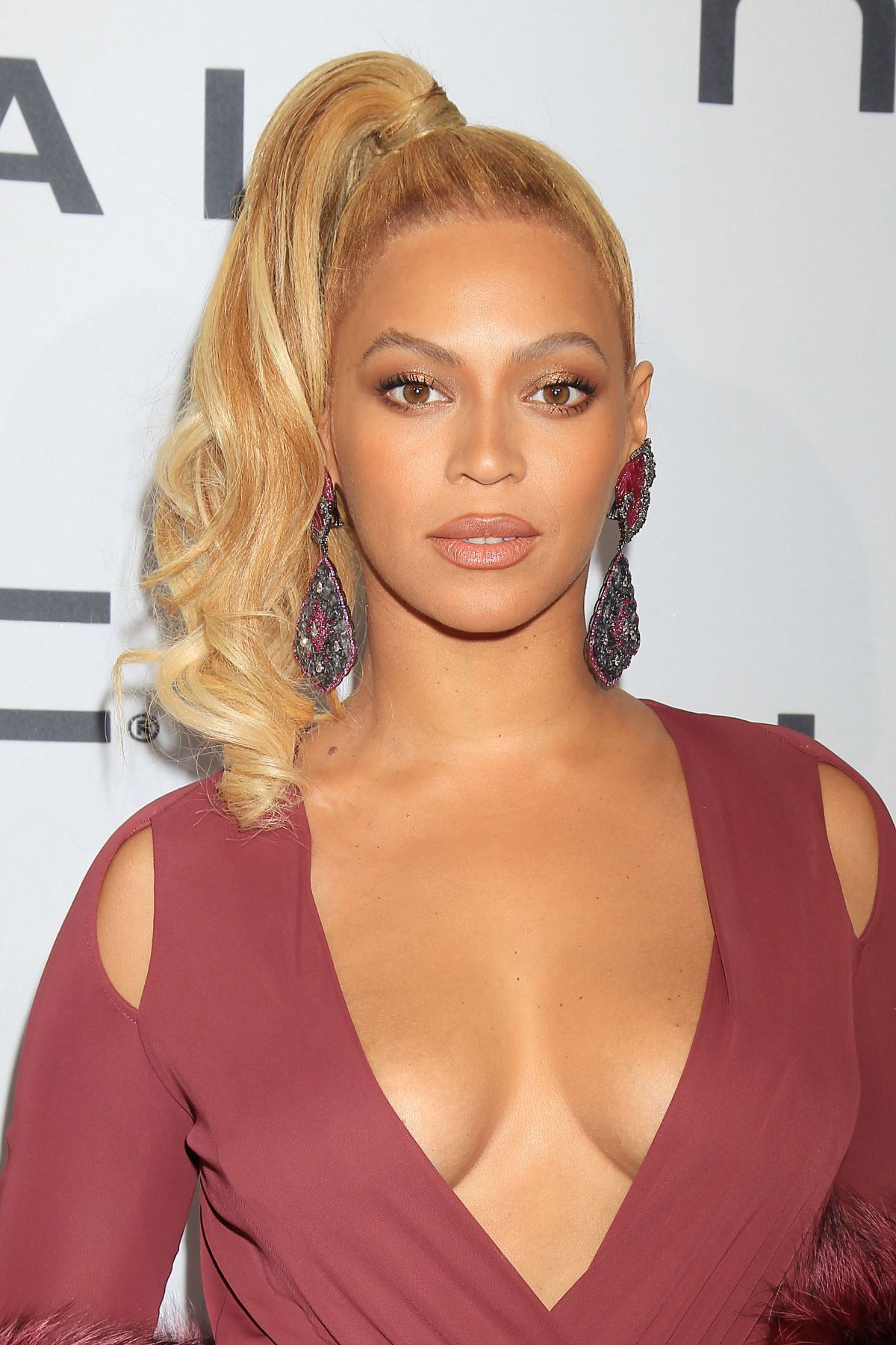 beyonce-at-tidal-x-1020-amplified-by-htc-in-brooklyn-10-20-2015_13.jpg