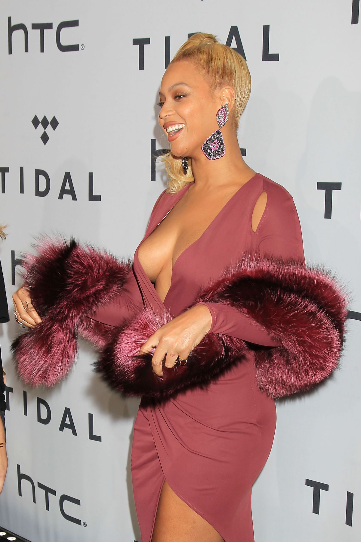 beyonce-at-tidal-x-1020-amplified-by-htc-in-brooklyn-10-20-2015_3.jpg