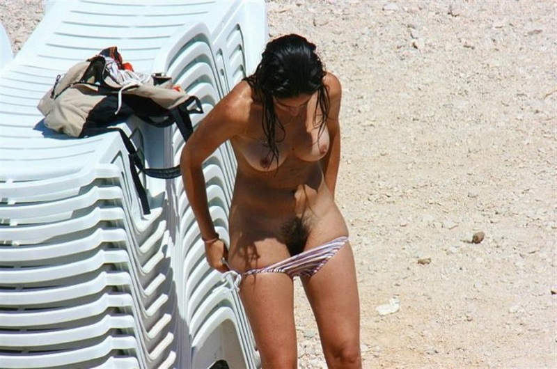 changings panties at the beach (14).jpg