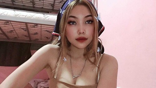 Malaysian Model Nia Irwan